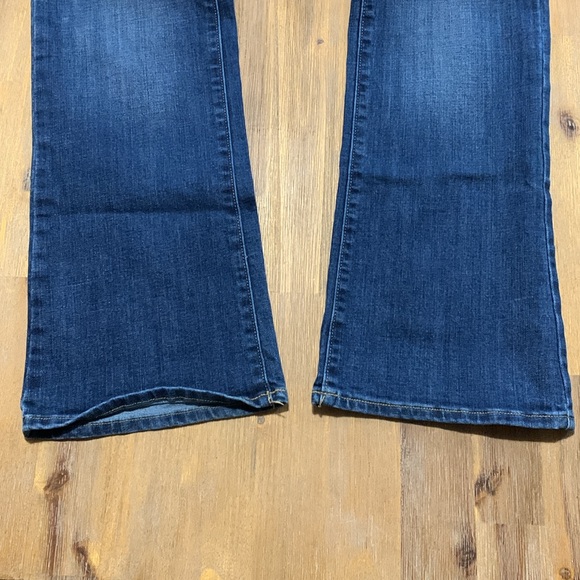 OLD NAVY - The Sweetheart Jean Size 4 Short - classic rise bootcut blue jeans - Picture 5 of 8